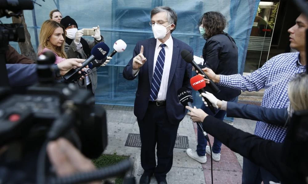 H FAZ αποθεώνει τον Τσιόδρα: «Ένας γιατρός για όλους τους Έλληνες»
